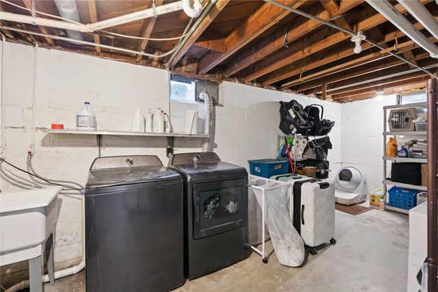 2816 Giles Street, West Des Moines, IA 50265