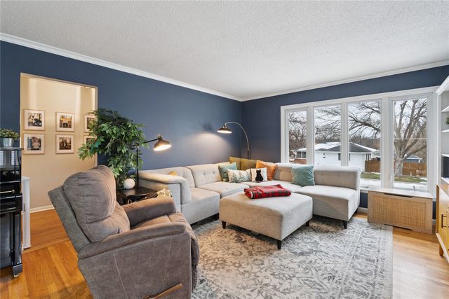 2816 Giles Street, West Des Moines, IA 50265