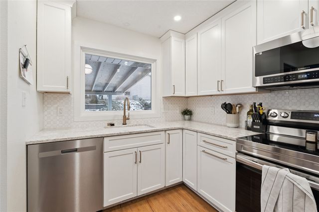 2816 Giles Street, West Des Moines, IA 50265