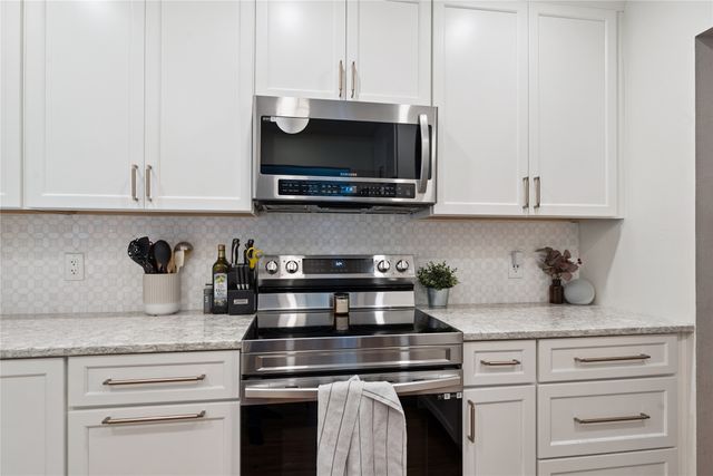 2816 Giles Street, West Des Moines, IA 50265