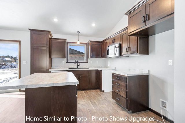 1246 PUTNAM DRIVE, Pulaski, WI 54162