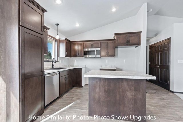 1246 PUTNAM DRIVE, Pulaski, WI 54162