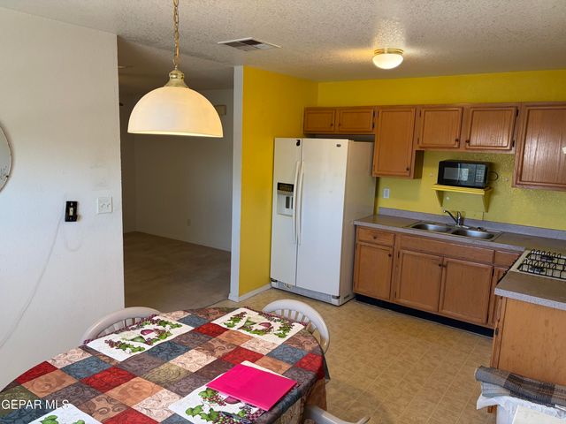 10735 THUNDER Road, El Paso, TX 79927