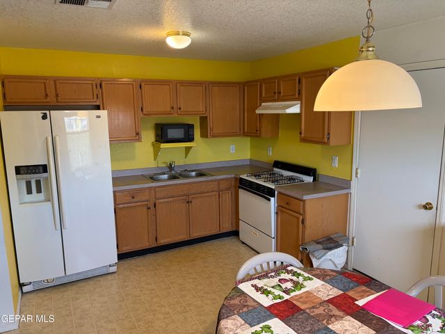 10735 THUNDER Road, El Paso, TX 79927