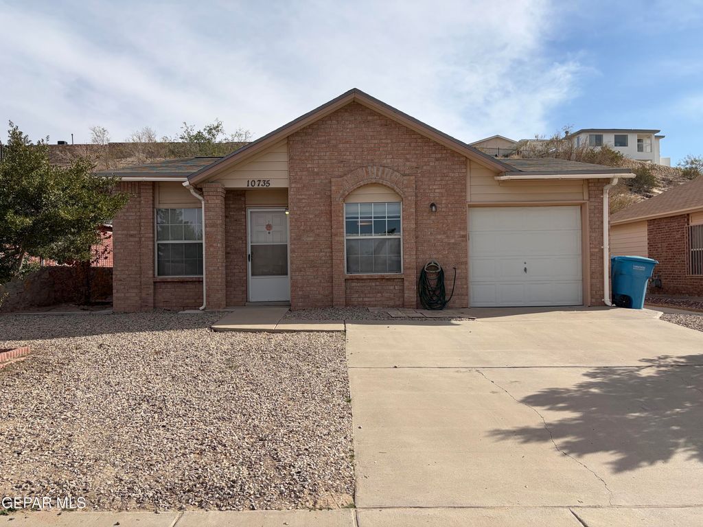10735 THUNDER Road, El Paso, TX 79927