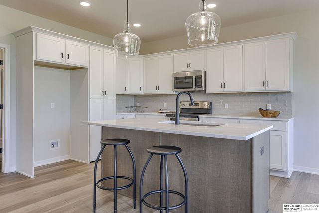 11002 N 159 Avenue, Bennington, NE 68007
