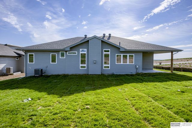 11002 N 159 Avenue, Bennington, NE 68007