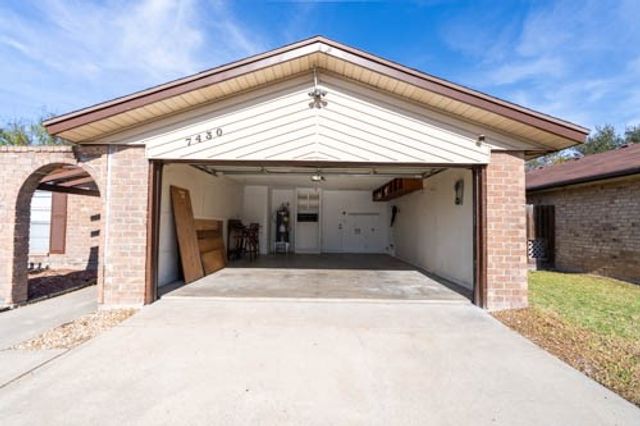 7430 Cessna Dr, Corpus Christi, TX 78412