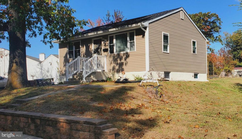 225 CHEWS LANDING RD, Lindenwold, NJ 08021