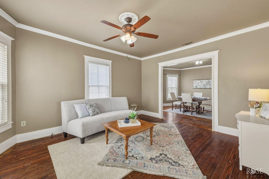 Image 10 of property listing at 211 Wabash Avenue, Mertzon, TX 76941
