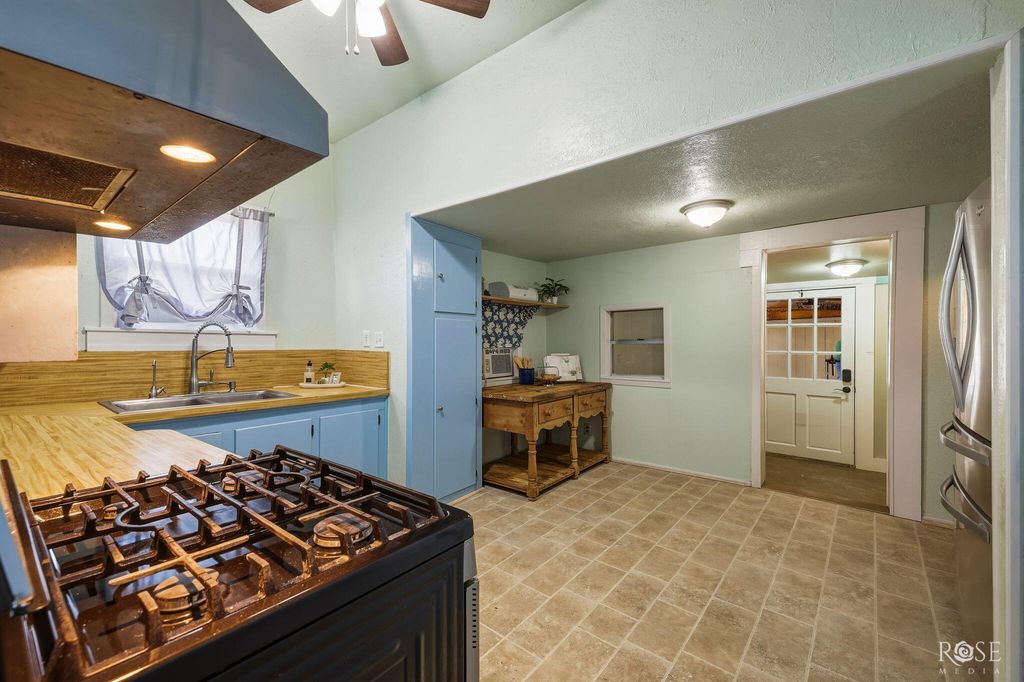 Image 11 of property listing at 211 Wabash Avenue, Mertzon, TX 76941