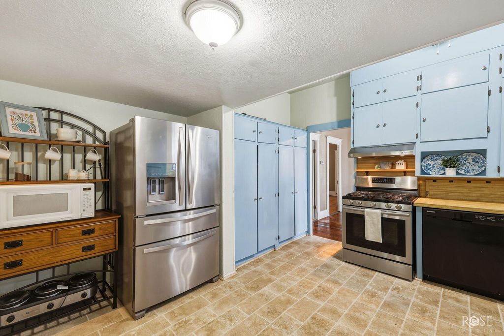 Image 13 of property listing at 211 Wabash Avenue, Mertzon, TX 76941
