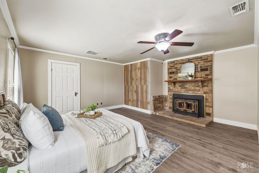 Image 16 of property listing at 211 Wabash Avenue, Mertzon, TX 76941