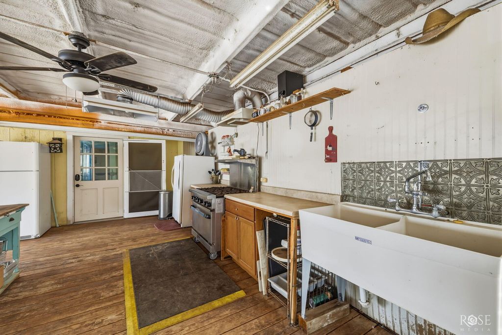 Image 26 of property listing at 211 Wabash Avenue, Mertzon, TX 76941