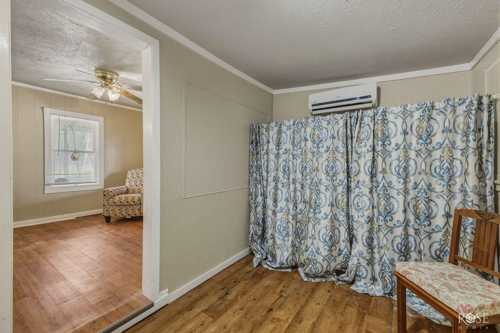 Image 35 of property listing at 211 Wabash Avenue, Mertzon, TX 76941