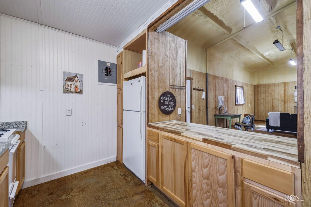 Image 45 of property listing at 211 Wabash Avenue, Mertzon, TX 76941