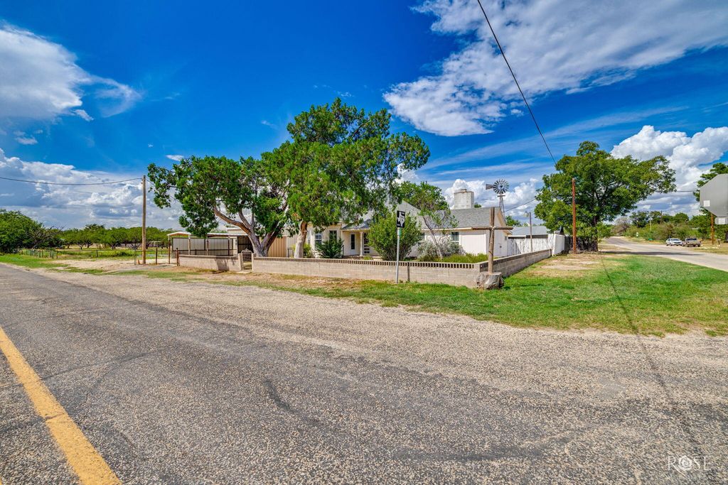 Image 51 of property listing at 211 Wabash Avenue, Mertzon, TX 76941
