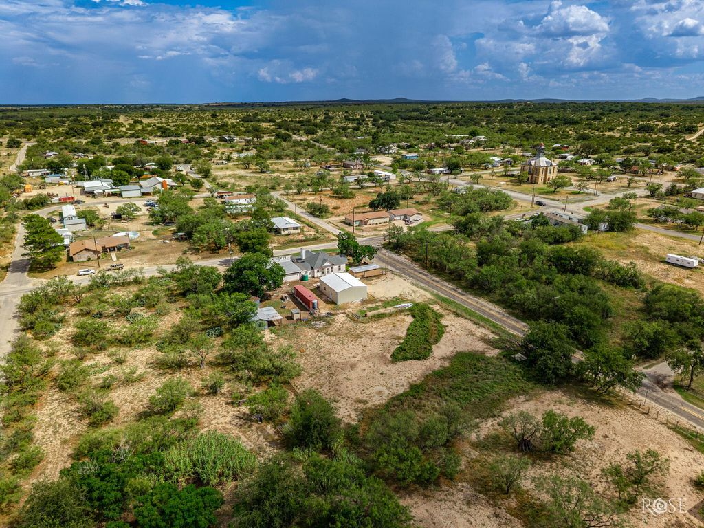 Image 54 of property listing at 211 Wabash Avenue, Mertzon, TX 76941