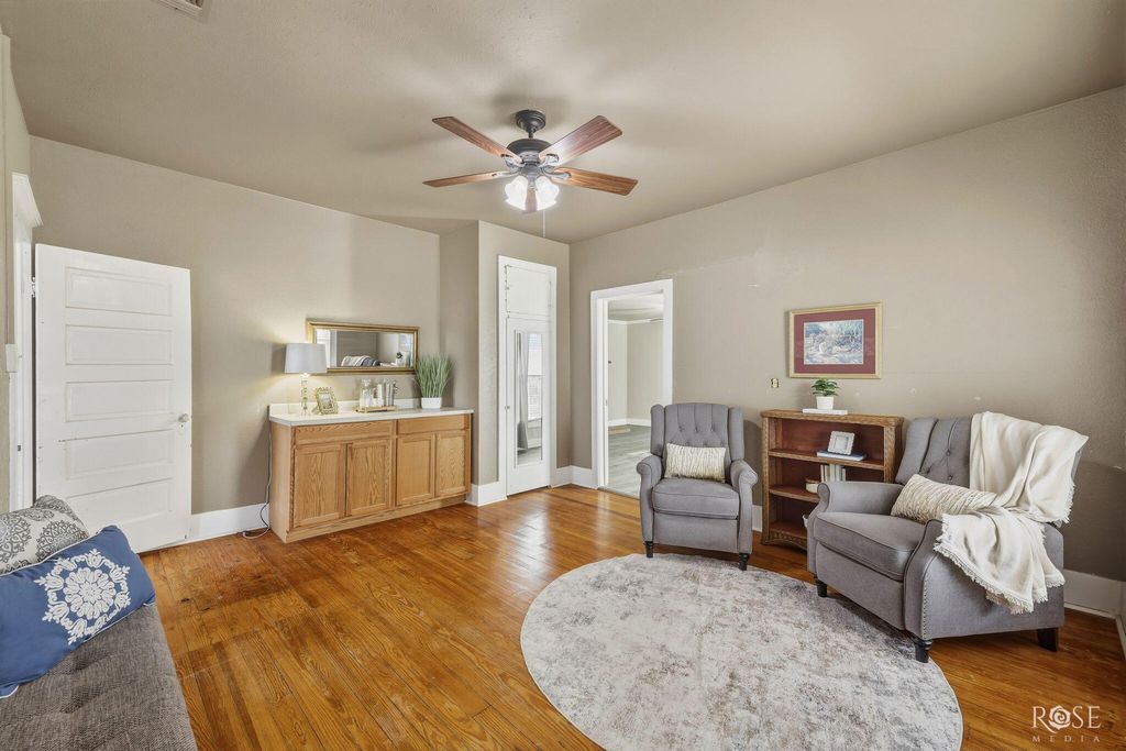 Image 6 of property listing at 211 Wabash Avenue, Mertzon, TX 76941