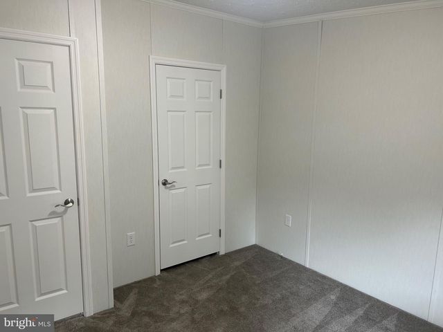 219 BLUE JAY DR, Red Lion, PA 17356