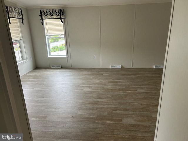 219 BLUE JAY DR, Red Lion, PA 17356
