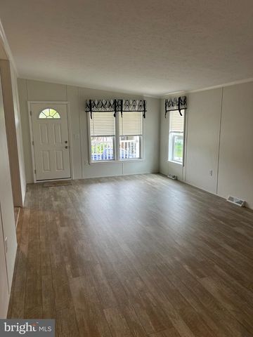 219 BLUE JAY DR, Red Lion, PA 17356