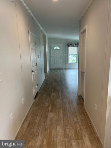 219 BLUE JAY DR, Red Lion, PA 17356