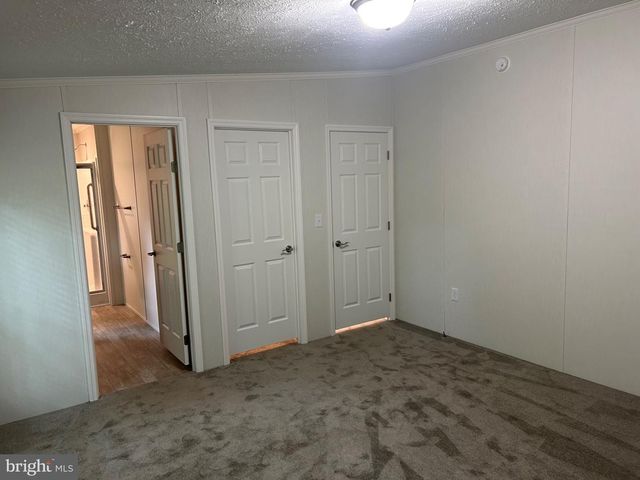 219 BLUE JAY DR, Red Lion, PA 17356