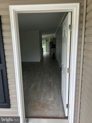 219 BLUE JAY DR, Red Lion, PA 17356