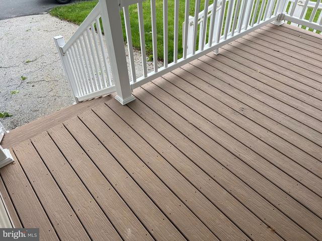 219 BLUE JAY DR, Red Lion, PA 17356
