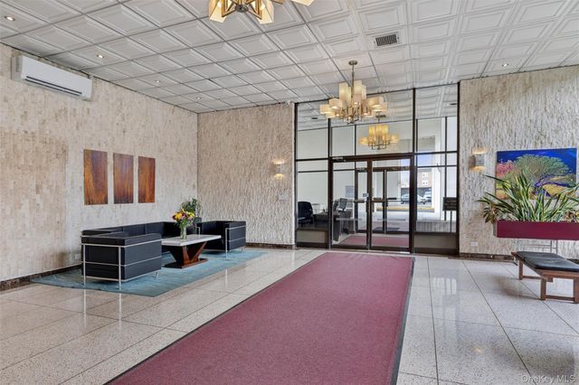 150-38 Union Turnpike 1R, Kew Garden Hills, NY 11367