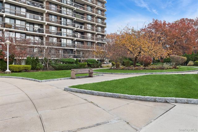 150-38 Union Turnpike 1R, Kew Garden Hills, NY 11367