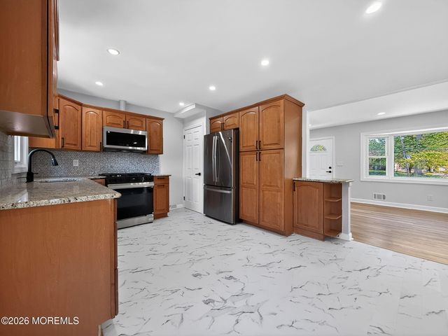73 Broadway Road, Freehold, NJ 07728