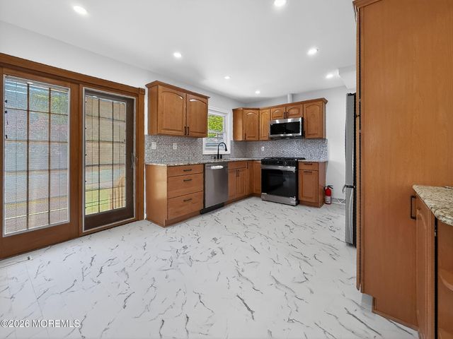 73 Broadway Road, Freehold, NJ 07728