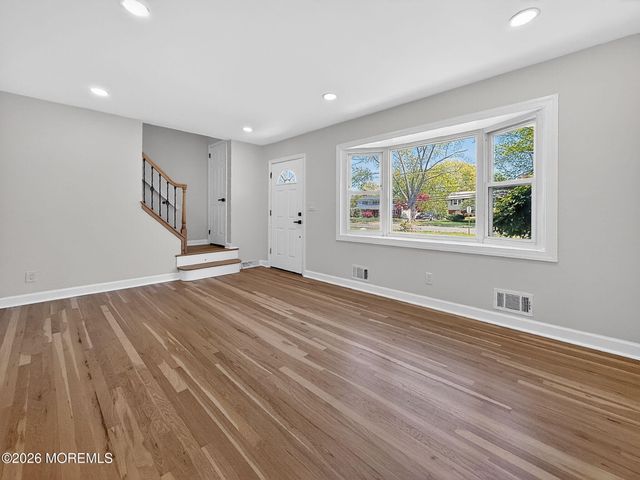 73 Broadway Road, Freehold, NJ 07728
