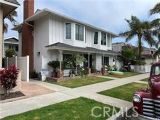 413 14TH Street D, Huntington Beach, CA 92648