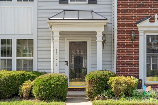 12353 Jessica Place, Charlotte, NC 28269