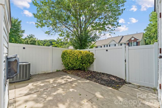 12353 Jessica Place, Charlotte, NC 28269
