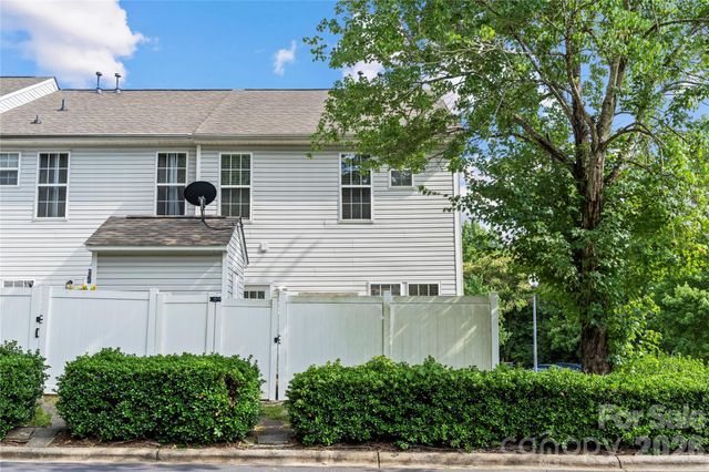 12353 Jessica Place, Charlotte, NC 28269