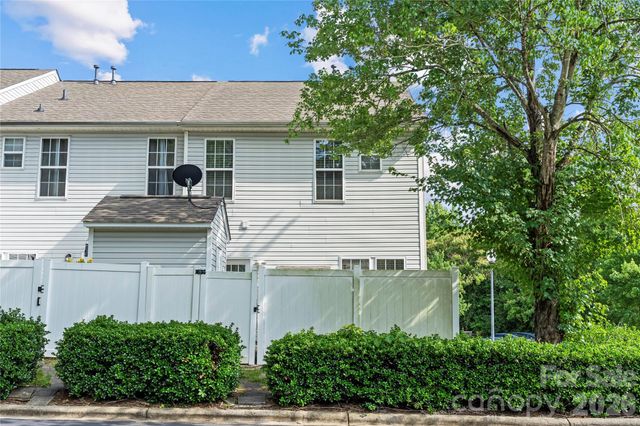 12353 Jessica Place, Charlotte, NC 28269