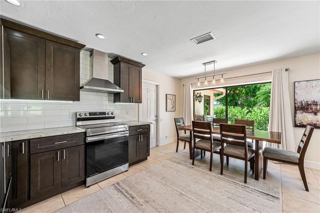 9908 White Sands PL, Bonita Springs, FL 34135