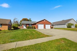 1073 Hunters Run Drive, Lebanon, OH 45036