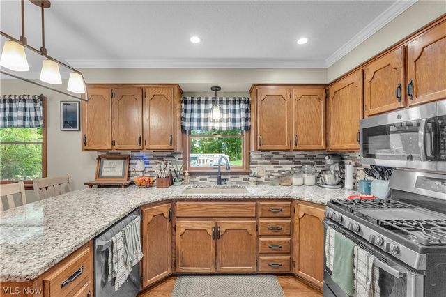 408 River Road, Canal Fulton, OH 44614