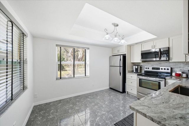 2582 FOREST RUN COURT 105A, Clearwater, FL 33761