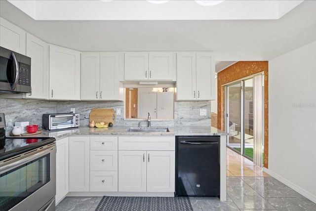 2582 FOREST RUN COURT 105A, Clearwater, FL 33761