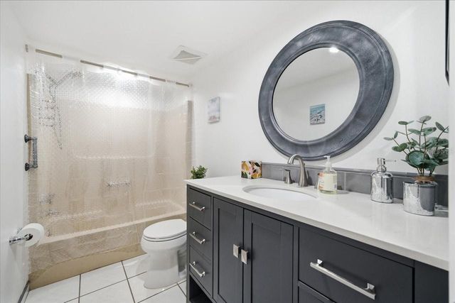 2582 FOREST RUN COURT 105A, Clearwater, FL 33761