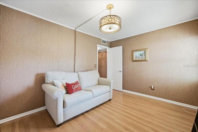 2582 FOREST RUN COURT 105A, Clearwater, FL 33761