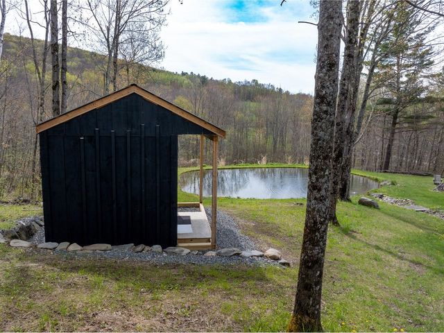 10 Hedgehog Hill, Underhill, VT 05489