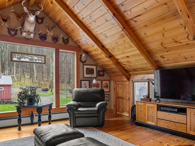 10 Hedgehog Hill, Underhill, VT 05489