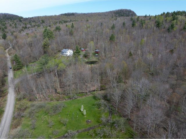 10 Hedgehog Hill, Underhill, VT 05489